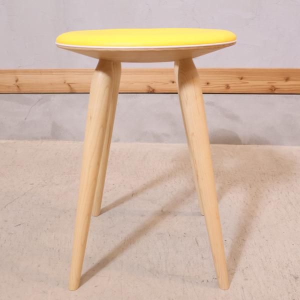天童木工(TENDO)のリングスツール。天童木工の創業者の一人 天童木工(TENDO)のリングスツール。天童木工の創業者の一人