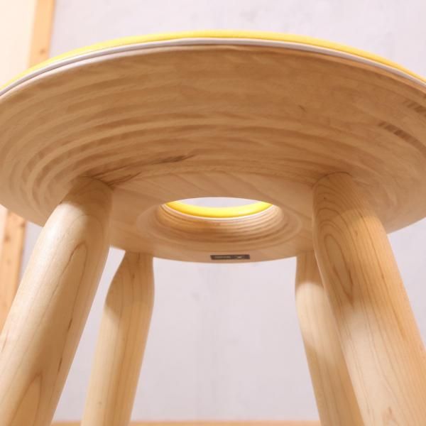 天童木工(TENDO)のリングスツール。天童木工の創業者の一人 天童木工(TENDO)のリングスツール。天童木工の創業者の一人