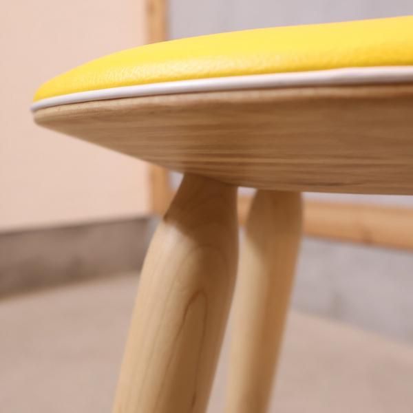 天童木工(TENDO)のリングスツール。天童木工の創業者の一人 天童木工(TENDO)のリングスツール。天童木工の創業者の一人