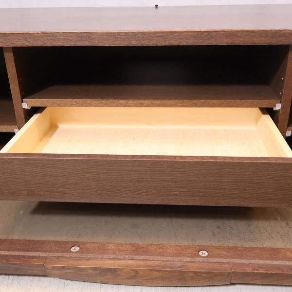 karimoku(カリモク家具)よりワイドタイプのTVボードです。TV台。オーク karimoku(カリモク家具)よりワイドタイプのTVボードです。値下げしました!!美品 テレビ台お譲りします。。オーク