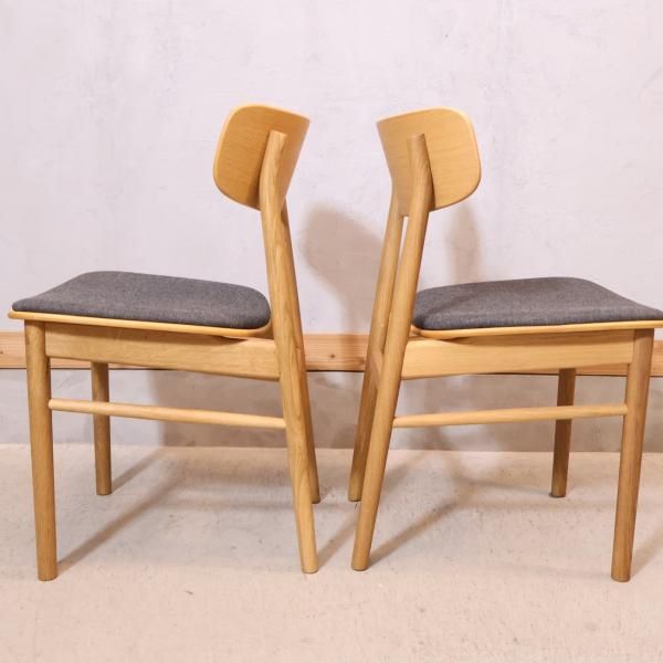 人気の無印良品(MUJI)のオーク材ラウンドチェア 2脚セットです 人気の無印良品(MUJI)のオーク材ラウンドチェア 2脚セットです
