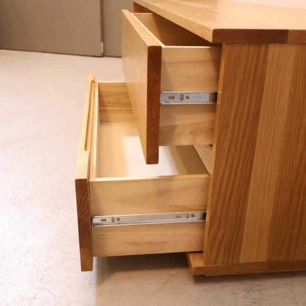 人気の無印良品(MUJI)のオーク無垢材を使用したAVラック 人気の無印良品(MUJI)のオーク無垢材を使用したAVラック