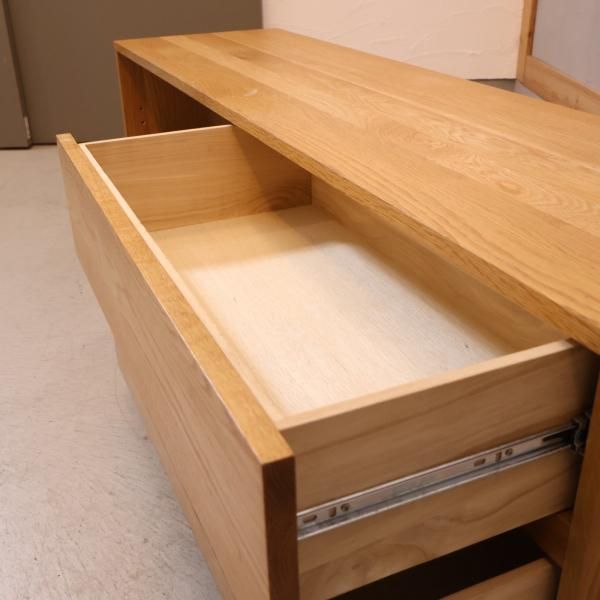 人気の無印良品(MUJI)のオーク無垢材を使用したAVラック 人気の無印良品(MUJI)のオーク無垢材を使用したAVラック