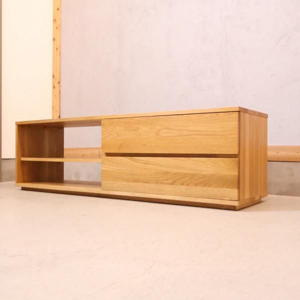 人気の無印良品(MUJI)のオーク無垢材を使用したAVラック 人気の無印良品(MUJI)のオーク無垢材を使用したAVラック
