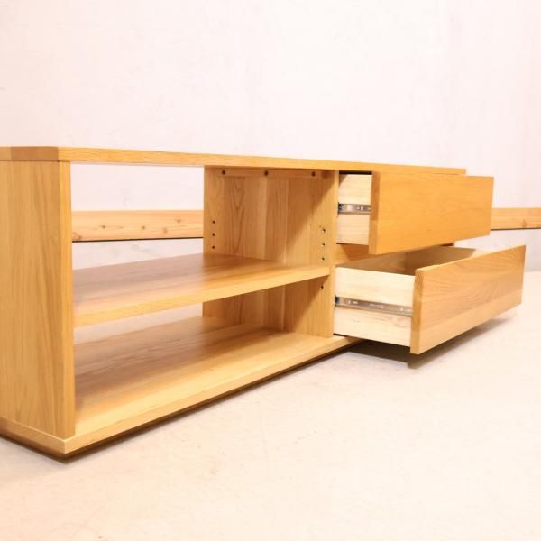 人気の無印良品(MUJI)のオーク無垢材を使用したAVラック 人気の無印良品(MUJI)のオーク無垢材を使用したAVラック