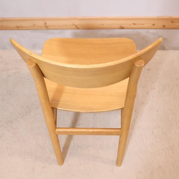 人気の無印良品(MUJI)のオーク材を使用したラウンドチェアです 人気の無印良品(MUJI)のオーク材を使用したラウンドチェアです