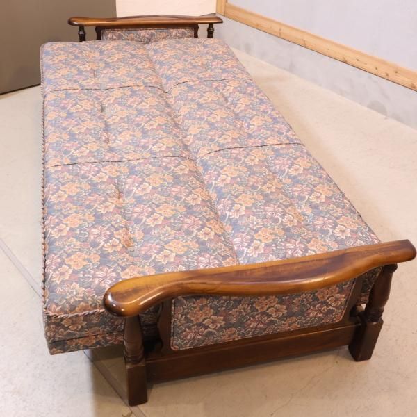 Karimoku(カリモク家具)のCOLONIAL(コロニアル)シリーズ Karimoku(カリモク家具)のCOLONIAL(コロニアル)シリーズ
