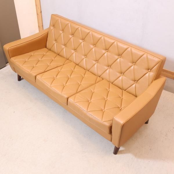 karimoku(カリモク家具)よりロビーチェア 3シーターです!レトロ karimoku(カリモク家具)よりロビーチェア 3シーターです!レトロ