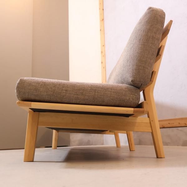 karimoku(カリモク家具)よりWG3003V559 2.5人掛けソファです karimoku(カリモク家具)よりWG3003V559 2.5人掛けソファです