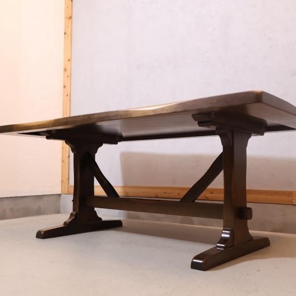 飛騨の家具メーカーKASHIWA(柏木工)のナラ無垢材を使用した 飛騨の家具メーカーKASHIWA(柏木工)のナラ無垢材を使用した