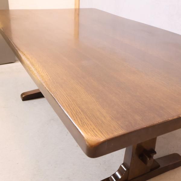 飛騨の家具メーカーKASHIWA(柏木工)のナラ無垢材を使用した 飛騨の家具メーカーKASHIWA(柏木工)のナラ無垢材を使用した
