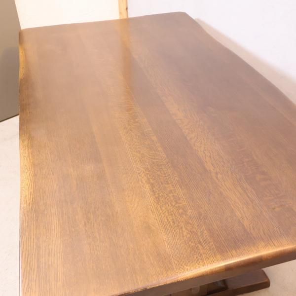 飛騨の家具メーカーKASHIWA(柏木工)のナラ無垢材を使用した 飛騨の家具メーカーKASHIWA(柏木工)のナラ無垢材を使用した