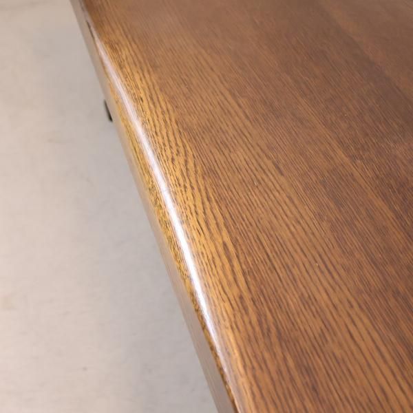 飛騨の家具メーカーKASHIWA(柏木工)のナラ無垢材を使用した 飛騨の家具メーカーKASHIWA(柏木工)のナラ無垢材を使用した