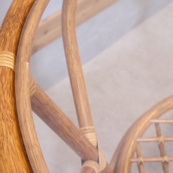 KAZAMA(カザマ)のラタンを使用したリゾートスタイルのガラス円形 KAZAMA(カザマ)のラタンを使用したリゾートスタイルのガラス円形