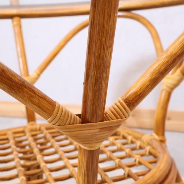 KAZAMA(カザマ)のラタンを使用したリゾートスタイルのガラス円形 KAZAMA(カザマ)のラタンを使用したリゾートスタイルのガラス円形