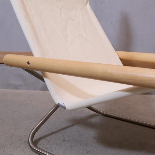 新居 猛デザインのNychair X(ニーチェアエックス)です。シンプルなデザインと軽量で持ち運びも簡単なゆったりとした座り心地の折り畳み椅子。屋内は もちろん、バルコニーなどの屋外にもオススメ♪ - kokoelma -ココエルマ- 雑貨・中古家具・北欧家具・アンティーク家具の 
