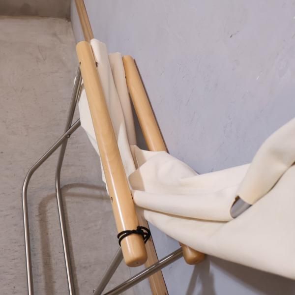 新居 猛デザインのNychair X(ニーチェアエックス)です。シンプルなデザインと軽量で持ち運びも簡単なゆったりとした座り心地の折り畳み椅子。屋内は もちろん、バルコニーなどの屋外にもオススメ♪ - kokoelma -ココエルマ- 雑貨・中古家具・北欧家具・アンティーク家具の 