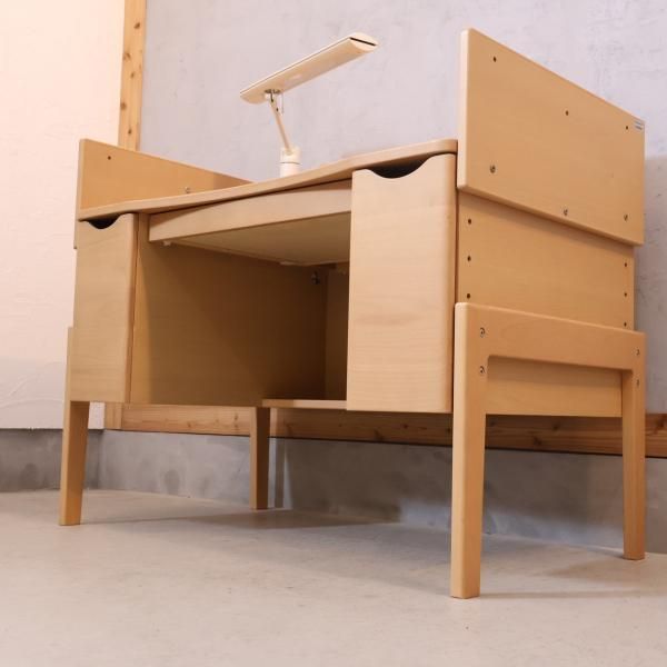 karimoku(カリモク)とBenesse(ベネッセ)のコラボ商品 学び成長 karimoku(カリモク)とBenesse(ベネッセ)のコラボ商品 学び成長