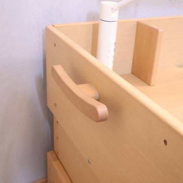 karimoku(カリモク)とBenesse(ベネッセ)のコラボ商品 学び成長 karimoku(カリモク)とBenesse(ベネッセ)のコラボ商品 学び成長