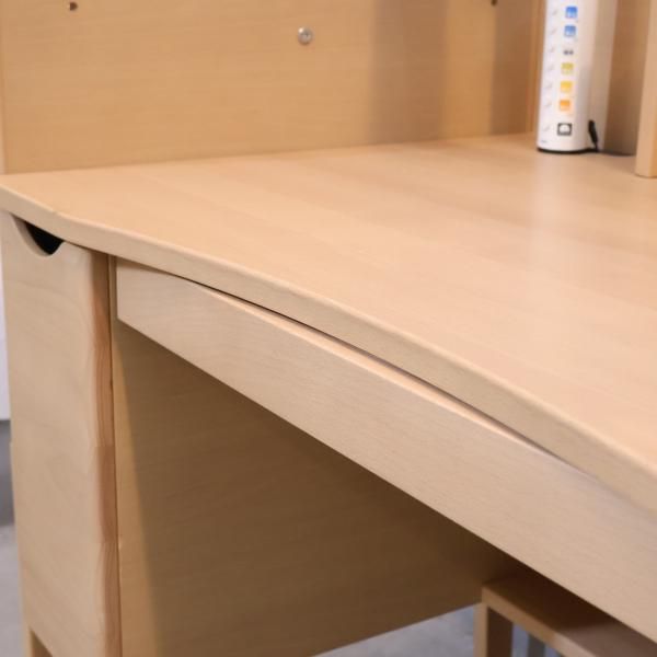 karimoku(カリモク)とBenesse(ベネッセ)のコラボ商品 学び成長 karimoku(カリモク)とBenesse(ベネッセ)のコラボ商品 学び成長