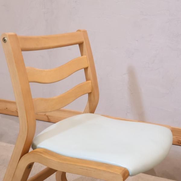 karimoku(カリモク家具)とBenesse(ベネッセ)のコラボ商品 集中力 karimoku(カリモク家具)とBenesse(ベネッセ)のコラボ商品 集中力