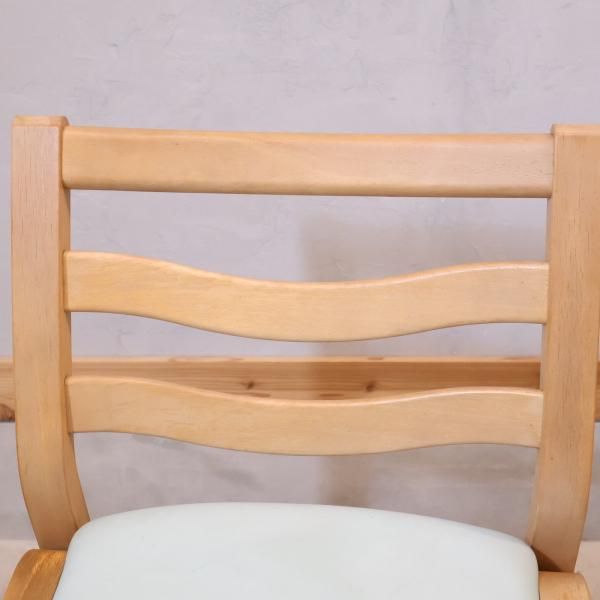 karimoku(カリモク家具)とBenesse(ベネッセ)のコラボ商品 集中力