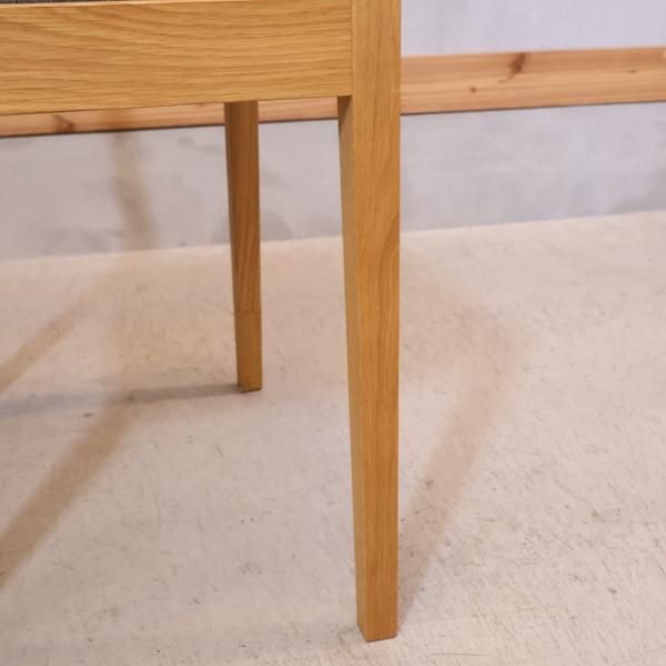 人気の無印良品(MUJI)のオーク材を使用したダイニングチェア2脚 人気の無印良品(MUJI)のオーク材を使用したダイニングチェア2脚