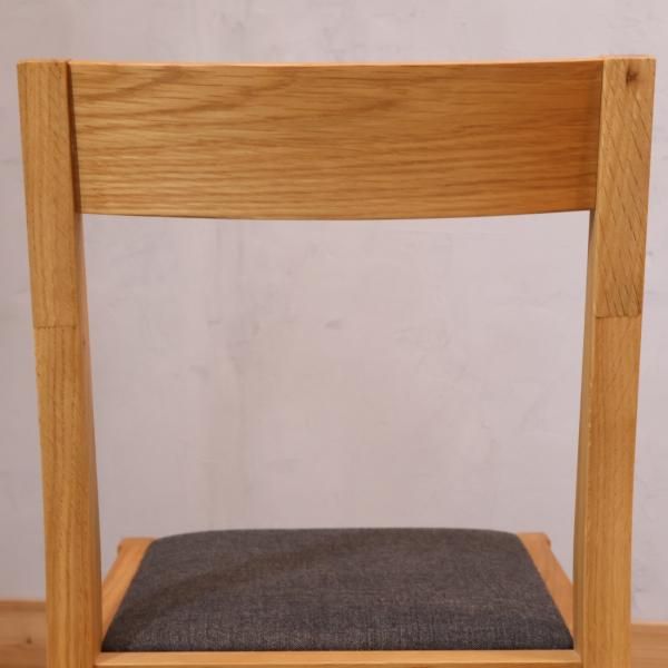 人気の無印良品(MUJI)のオーク材を使用したダイニングチェア2脚 人気の無印良品(MUJI)のオーク材を使用したダイニングチェア2脚