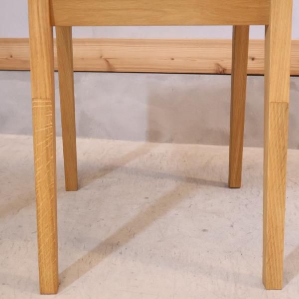 人気の無印良品(MUJI)のオーク材を使用したダイニングチェア2脚 人気の無印良品(MUJI)のオーク材を使用したダイニングチェア2脚