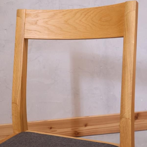 人気の無印良品(MUJI)のオーク材を使用したダイニングチェア2脚 人気の無印良品(MUJI)のオーク材を使用したダイニングチェア2脚