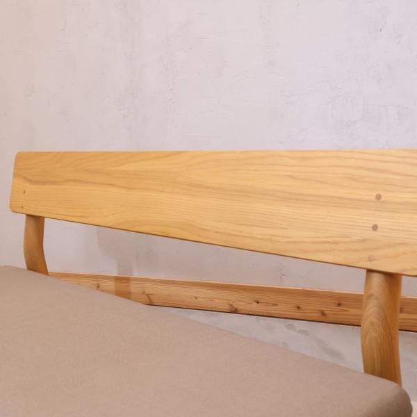 人気の無印良品(MUJI)のオーク材を使用したリビングダイニング背 人気の無印良品(MUJI)のオーク材を使用したリビングダイニング背