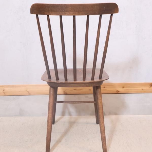 TON(トン)のIronica(アイロニカ)ダイニングチェアです。レストランや