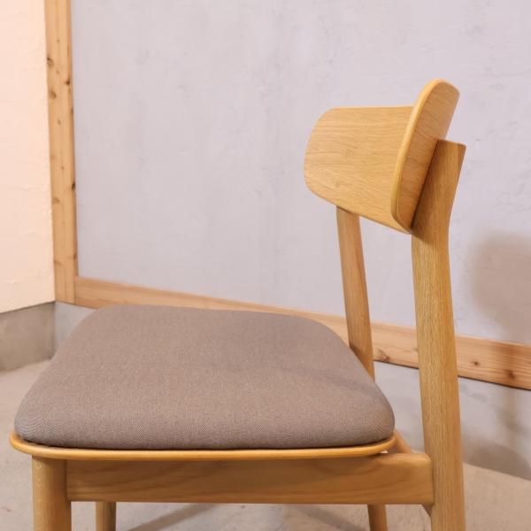 人気の無印良品(MUJI)のオーク無垢材を使用したリビング 人気の無印良品(MUJI)のオーク無垢材を使用したリビング