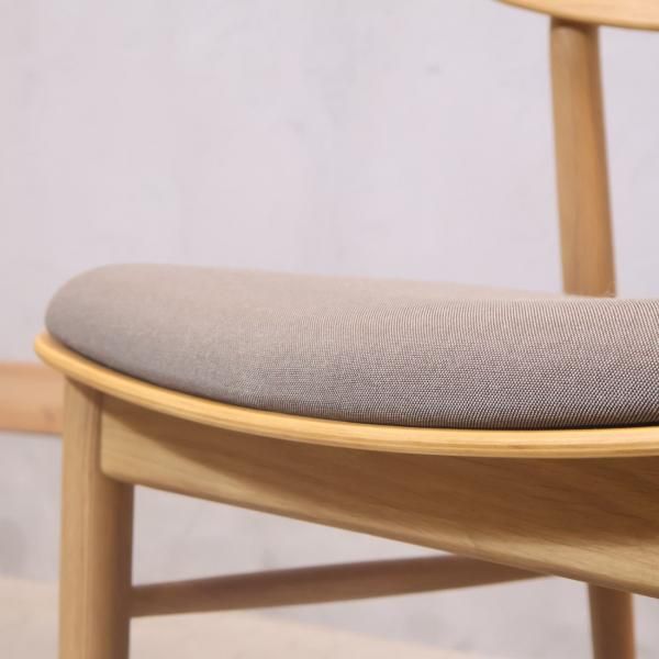 人気の無印良品(MUJI)のオーク無垢材を使用したリビング 人気の無印良品(MUJI)のオーク無垢材を使用したリビング