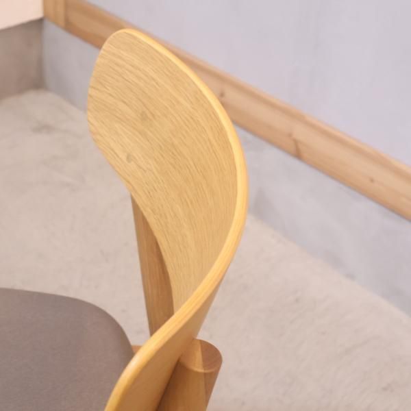 人気の無印良品(MUJI)のオーク無垢材を使用したリビング 人気の無印良品(MUJI)のオーク無垢材を使用したリビング