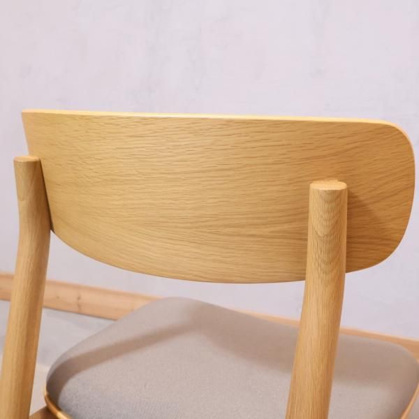 人気の無印良品(MUJI)のオーク無垢材を使用したリビング 人気の無印良品(MUJI)のオーク無垢材を使用したリビング