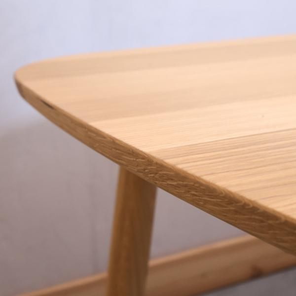 無印良品(MUJI)で人気のオーク無垢材 ダイニングテーブル・丸脚 無印良品(MUJI)で人気のオーク無垢材 ダイニングテーブル・丸脚