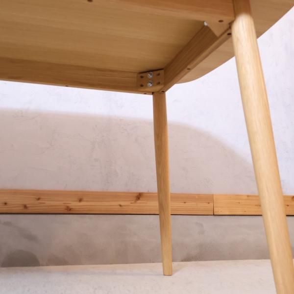 無印良品(MUJI)で人気のオーク無垢材 ダイニングテーブル・丸脚 無印良品(MUJI)で人気のオーク無垢材 ダイニングテーブル・丸脚