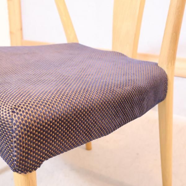 karimoku(カリモク家具)のオーク材 ダイニングチェア/CW4600 2客セット。ラウンドバックの背もたれと絶妙なホールド感が 座っていて安心♪北欧スタイルや和の空間にもおススメのセミアームチェア - kokoelma -ココエルマ- 雑貨・中古家具・北欧家具・アンティーク家具の  