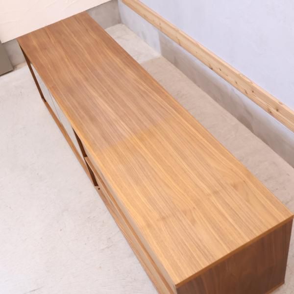 人気の無印良品(MUJI)のウォールナット材 テレビボードです 人気の無印良品(MUJI)のウォールナット材 テレビボードです