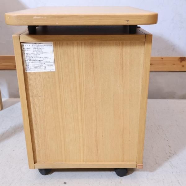 OTSUKA(大塚家具製造)のリベルタ デスク&ワゴンです。学習机と OTSUKA(大塚家具製造)のリベルタ デスク&ワゴンです。学習机と