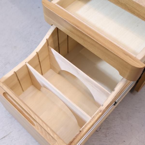 OTSUKA(大塚家具製造)のリベルタ デスク&ワゴンです。学習机と OTSUKA(大塚家具製造)のリベルタ デスク&ワゴンです。学習机と