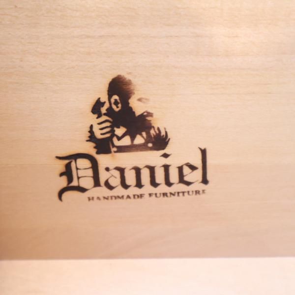 横浜クラシック家具 Daniel(ダニエル)の7段チェストです。樺桜 横浜クラシック家具 Daniel(ダニエル)の7段チェストです。樺桜