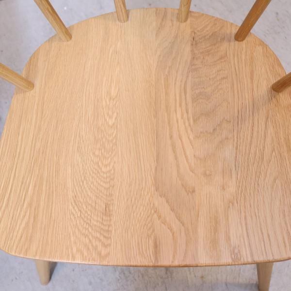 人気の無印良品(MUJI)のオーク無垢材を使用したダイニング 人気の無印良品(MUJI)のオーク無垢材を使用したダイニング