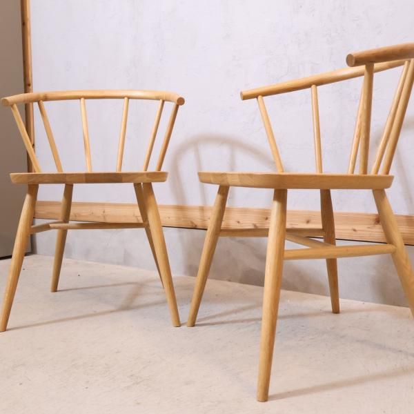 人気の無印良品(MUJI)のオーク無垢材を使用したダイニング 人気の無印良品(MUJI)のオーク無垢材を使用したダイニング