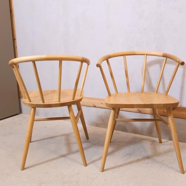 人気の無印良品(MUJI)のオーク無垢材を使用したダイニング 人気の無印良品(MUJI)のオーク無垢材を使用したダイニング