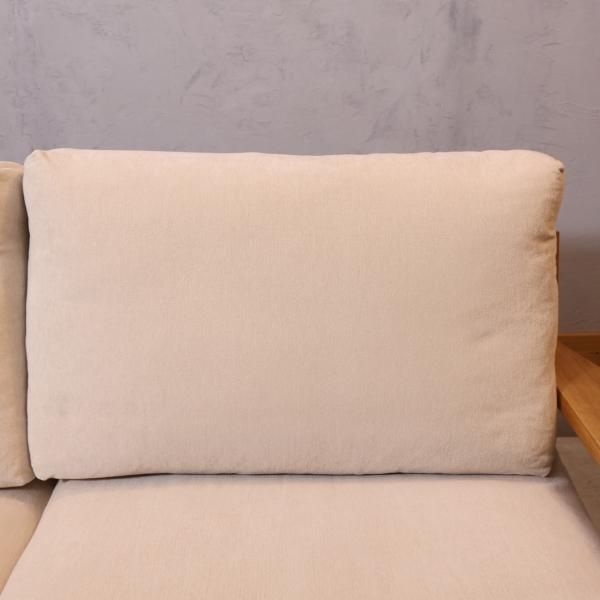 人気の無印良品(MUJI)のオーク材 2人掛けソファーです♪板と脚で 人気の無印良品(MUJI)のオーク材 2人掛けソファーです♪板と脚で