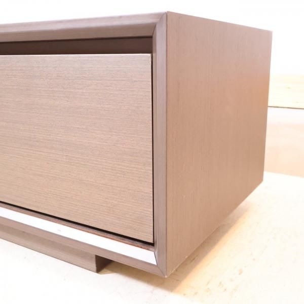 ドイツのメーカーHUKLA(フクラ)社のBLSテレビボードです