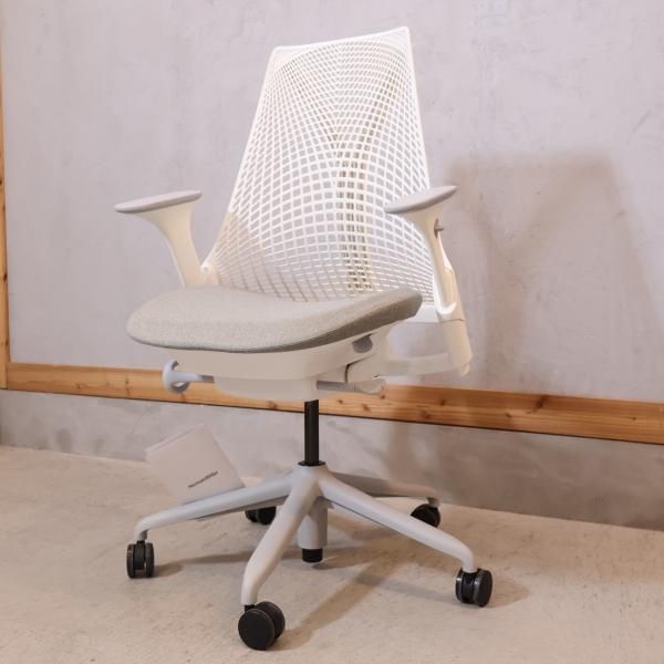HermanMiller(ハーマンミラー)よりSayl Chair(セイルチェア)です！自然な姿勢を保つようにサポートするサスペンションバックにより、 長時間のオフィスワークでも活躍するデスクチェア♪ - kokoelma -ココエルマ- 雑貨・中古家具・北欧家具・アンティーク家具の通販 