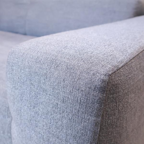 NOYES(ノイエス)のDecibel(デシベル) 3人掛けソファです。「低く、広く